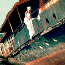 16on9 trash the dress