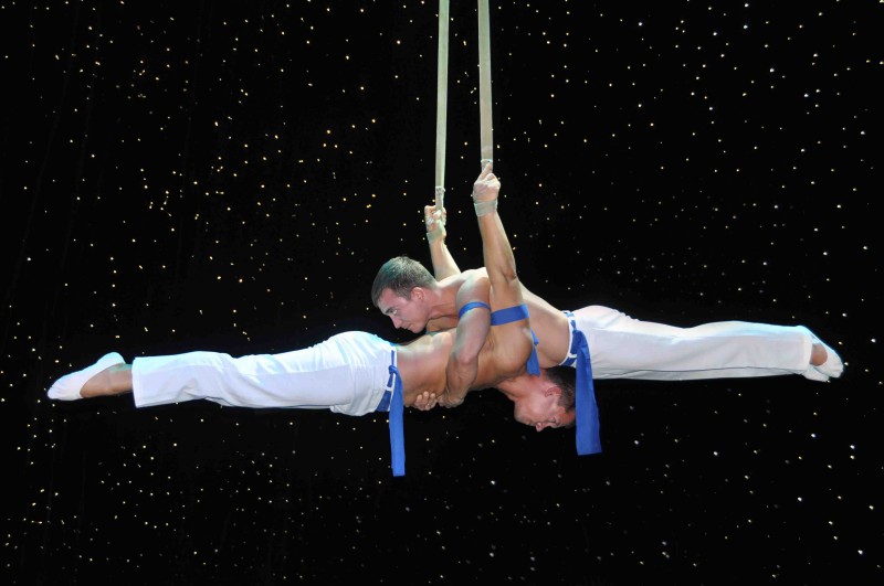 Acrobatic Duo Freedom
