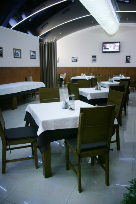 RESTAURANT ��N-2�