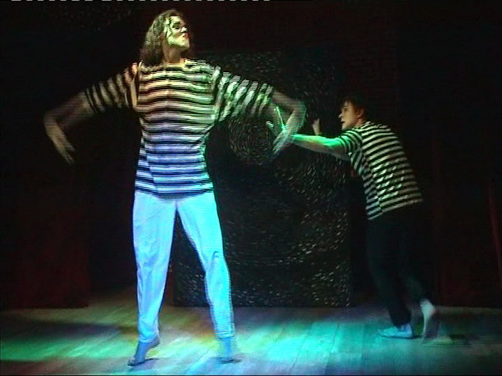 Giant- mime